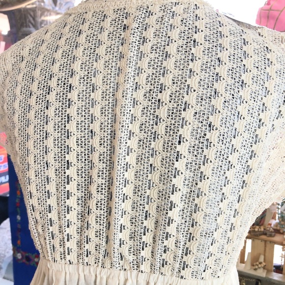 Mexican Embroidered Top Cream Multicolor Floral - Picture 5 of 6